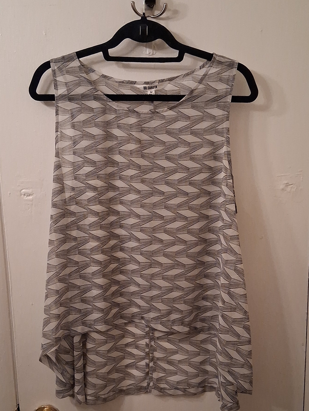 BB Dakota Gray & White Geometric Sleeveless Sheer Cover-up